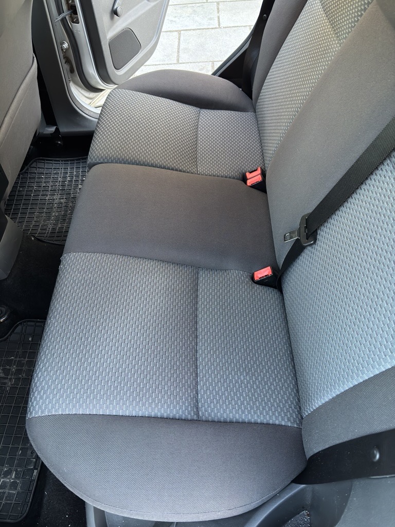 Tapicerka Ford przed praniem – realizacja WASHIFY Kraków